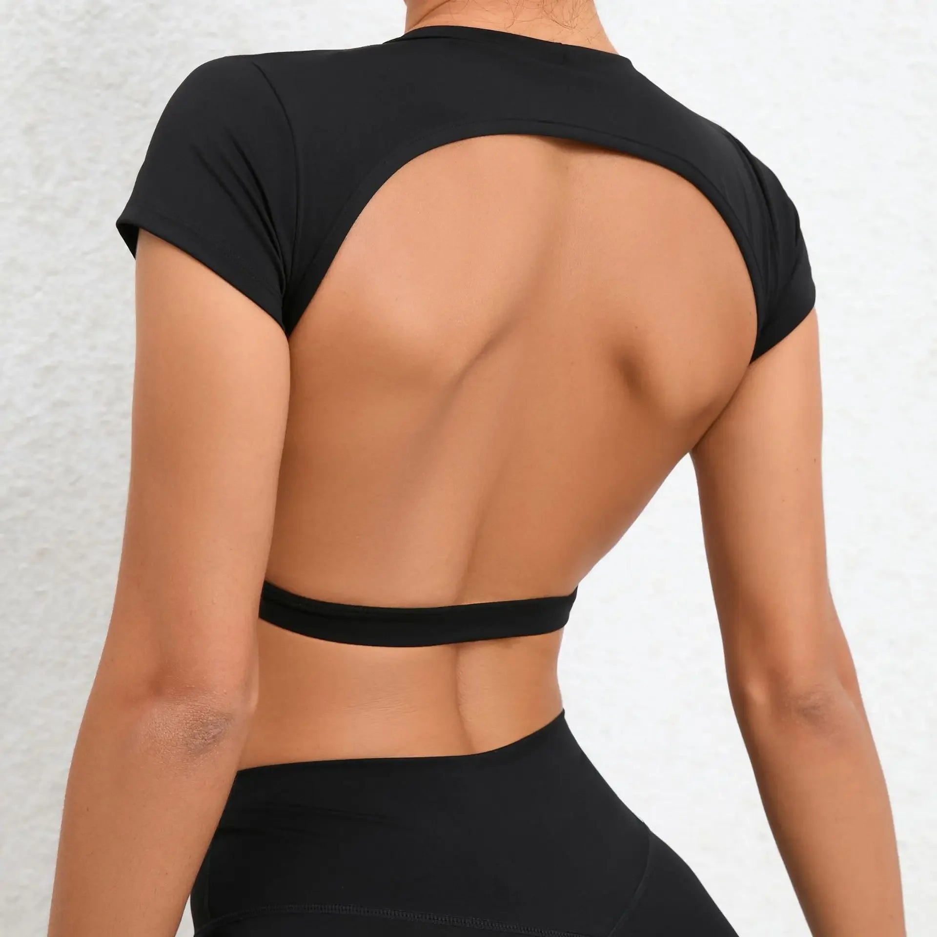 Onyx Athlete Women’s Backless Yoga Crop Top – Customizable Activewear with Chest Pads, Luxe Gym Tank